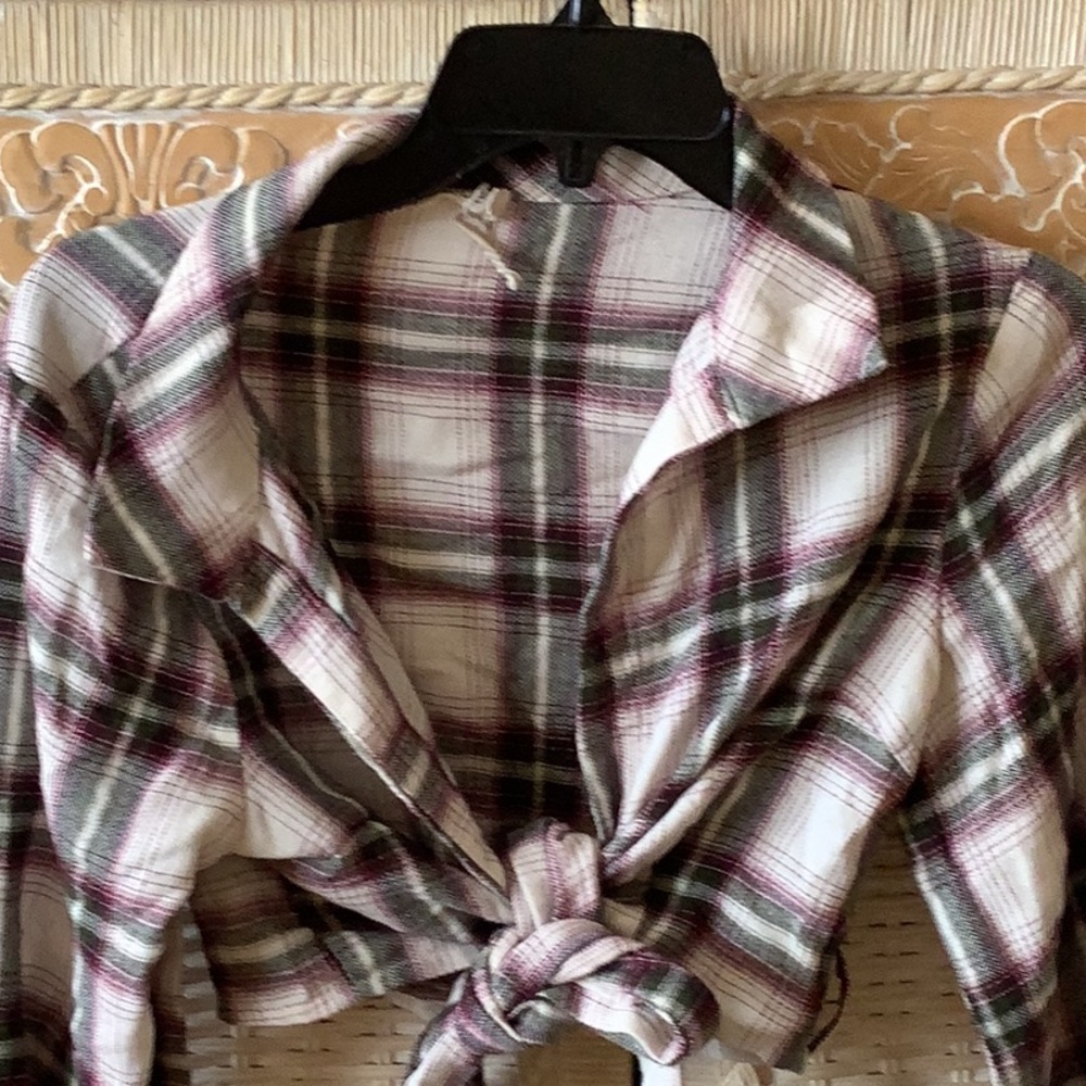 NWOT Flannel Top by Essue 🤩🤩🤩 - Picture 4 of 7